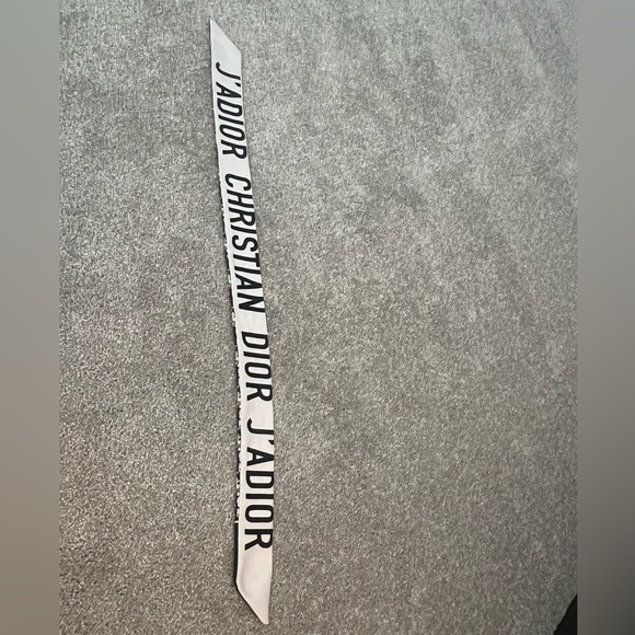 One more in stock! Designer Inspired Twilly Scarf Headband Purse Scarf - Picture 5 of 10